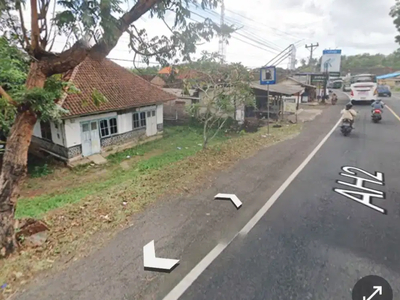 Tanah pinggir jalan provinsi Denpasar Gilimanuk di Desa tuwed Jembrana