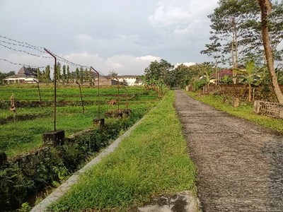 Tanah strategis dekat jalan raya dikarangpandan