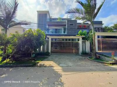Rumah 2.5Lantai Mewah dan Cantik Siap Huni Di Palm Spring Batam Center