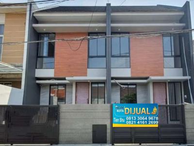 Rumah baru 2 lantai di daerah Elit Pakuwon City Surabaya bagus modern