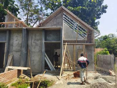 RUMAH DI TENGAH PURWOREJO DEKAT FASILITAS PERKOTAAN