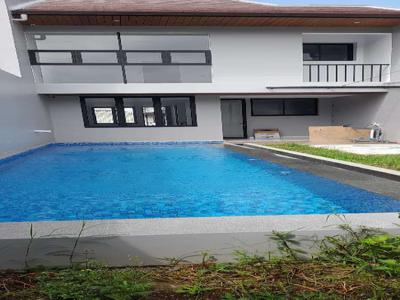 Rumah Idaman Asri Setiabudi Regency ada kolam renang dkt pondok hijau