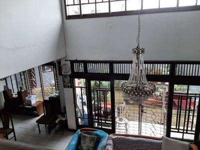 Rumah Modern dan Besar 2 Lantai di Taman Alfa Indah, Joglo, Kembangan