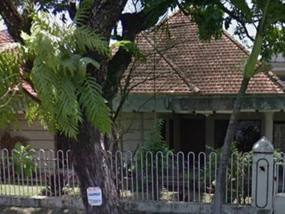 RUMAH JL JAMBI HITUNG TANAH PUSAT KOTA