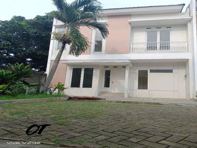 Dijual rumah ada kolam renang mini