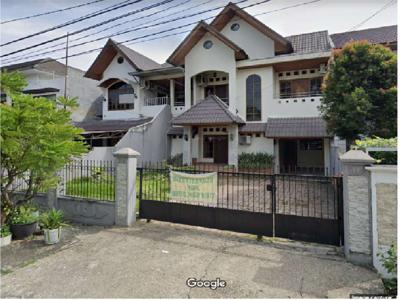 Disewakan rumah di tengah kota Pekanbaru, strategis untuk rumah/kantor