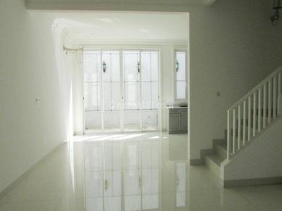 For Rent House In Cilandak With 4br