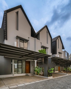 Rumah Siap Huni Design Tropical di Area Lubang Buaya Jak Tim