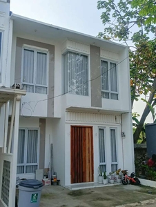 Dapatkan rumah mewah 2 lantai di Bsd/Tangerang