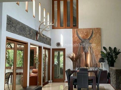Dijual Rumah Berdesign Tropical with City View Resort Dago Pakar, Bandung, Modern Tropical Contemporer House dengan halaman yg Luas