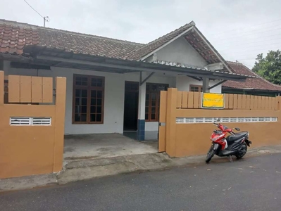 Dikontrakkan Rumah di seputaran perumahan Nogotirto jln Kabupaten