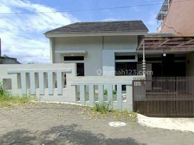 Disewakan Rumah Minimalis Semi Furnished di Jalan gegerkalong, Geger Kalong