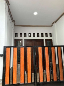 Rumah 2 lantai bagus