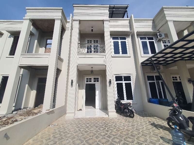 Rumah 2 Lantai Classic Lokasi di Medan Johor