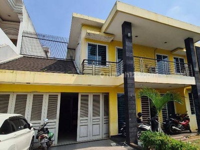 Rumah 2 lantai, lebar 20 di pinggir jalan raya Kemang Pratama, Bekasi