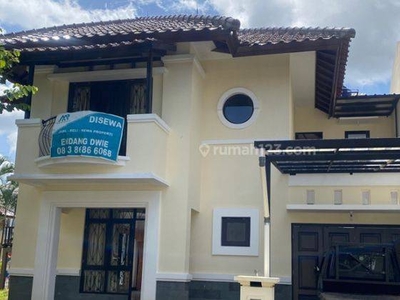 Rumah 2 Lantai Siap Huni Di Kotabaru Parahyangan Bandung di Jalan wangsa putra wetan 1 , Kota Baru Parahyangan