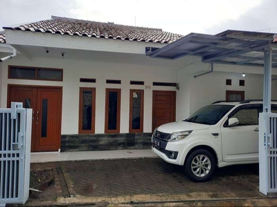 Rumah Asri Sangat Strategis di Cimahi Utara , kota Cimahi Jawa Barat