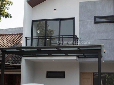 Rumah 2 Lantai di Sutera Flamboyan Alam Sutera Tangerang