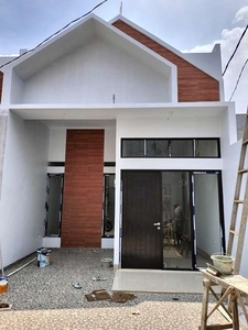 Rumah baru model Clasik dekat stasiun cakung