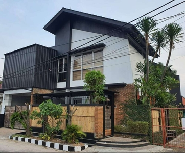 Rumah futuristik di Margahayu raya dekat Buahbatu, full-furnished