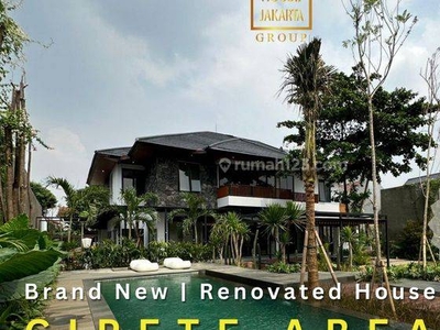 Rumah Mewah Cipete 2 Lantai Design By Atelier Riri Taman Luas Pool