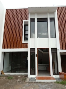 Rumah model jepang di Cigadung Raya Dago Bandung bisa KPR