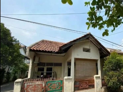 RUMAH NYAMAN LINGKUNGAN KOMPLEK PEKAYON