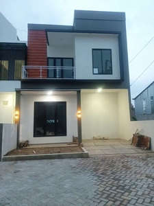 RUMAH PEDURUNGAN 2LT 700JT SHM