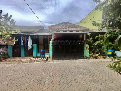 Rumah Plus Kontrakan dlm Kompleks di Kutabumi, Tangerang