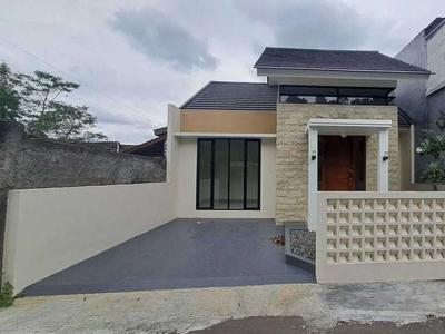 RUMAH SIAP HUNI MODERN DEKAT UII JAKAL