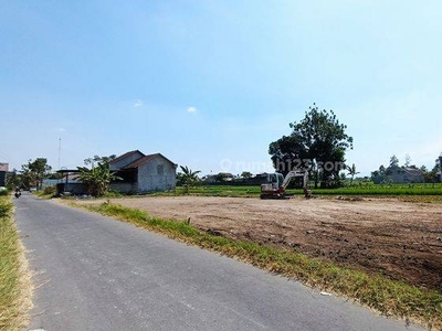 Siap Ajb, Tanah Tepi Jalan Dekat Candi Prambanan