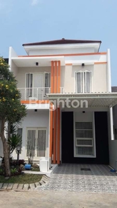 Taman Tiara Sidoarjo, Rumah 2 lantai full furnished