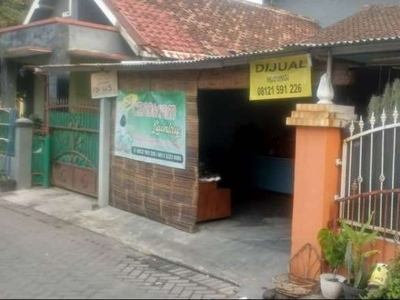 Tanah dijual bonus Rumah