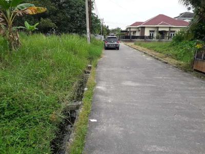 Tanah jalan Garuda Paus di tengah kota Pekanbaru