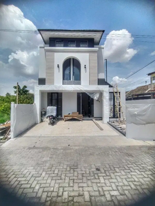 Rumah 2 Lantai Baru di De Villa Turangga Pedurungan Promo Keras
