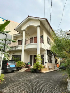 Rumah 2 Lantai Dgn Tanah Luas DIJUAL SEGERA Di Jelambar Jaya
