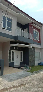 Rumah 2 Lantai Modern Siap Huni di Kota Jombang