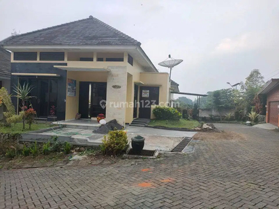 Rumah Bagus dan Luas Nyaman Untuk Hunian Lokasi di Batu