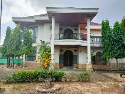 Rumah Mewah 2 lantai beserta isi