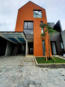 Rumah Premium 3 Lantai Brand New Siap Huni Cipete Jaksel