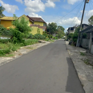 TANAH KOSONG DI SEBELAH PASAR CCK BUAT USAHA HUNIAN TEMPEL SLEMAN