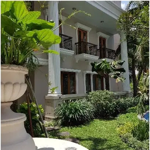 TOWNHOUSE Pakuwon Fasilitas Lengkap View POOL Riviera Mansion Surabaya