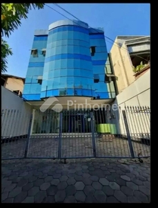 Disewakan Ruko Gedung 3 Lantai Eks Bank di Raya Kertajaya | Pinhome