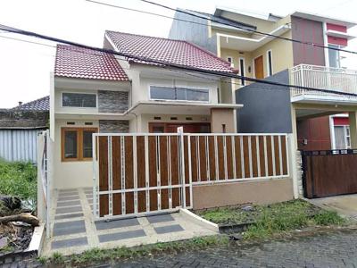 Rumah Baru Minimalis Dijual di Area Sulfat Selatan blimbing Malang