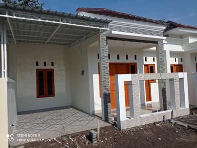 Rumah gedongan 84Mt, 2Kt, 1Km, rumah baru, colomadu