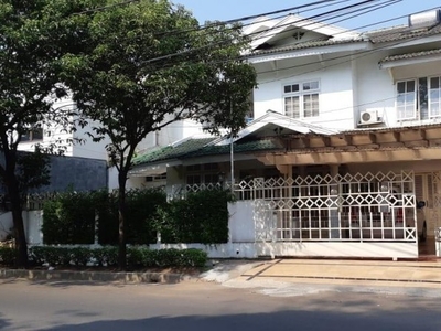 Disewa Hot Rent !! Rumah Siap Huni,Bagus di Kasuari Bintaro Jaya