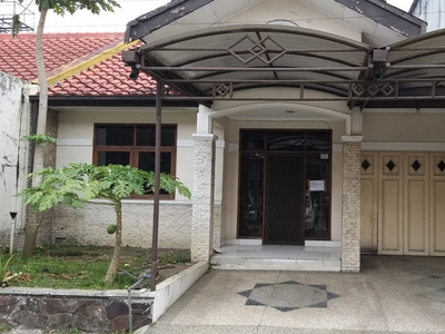 Rumah 2 lantai di Taman Sakura Soekarno Hatta