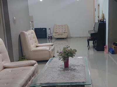 Dijual Rumah Siap Huni dengan Kondisi Terawat Baik @Graha Bintaro