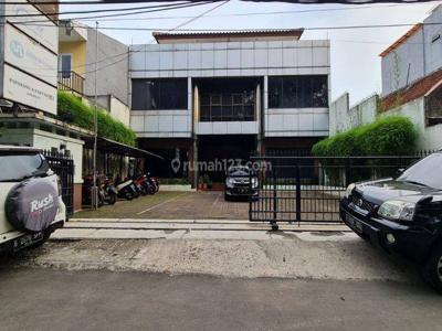 Gedung 2,5 Lantai Siap Huni di Kebayoran Baru, Jakarta Selatan