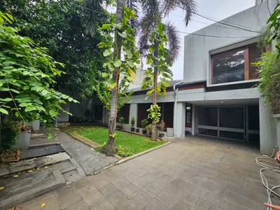 Disewakan Rumah Cantik, Pool, Kebayoran Baru, Jakarta Selatan